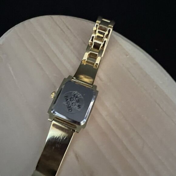 MZ Berger Cherish Women’s Gold and Heart Rhinestone Quartz Wristwatch IOB - Picture 7 of 13